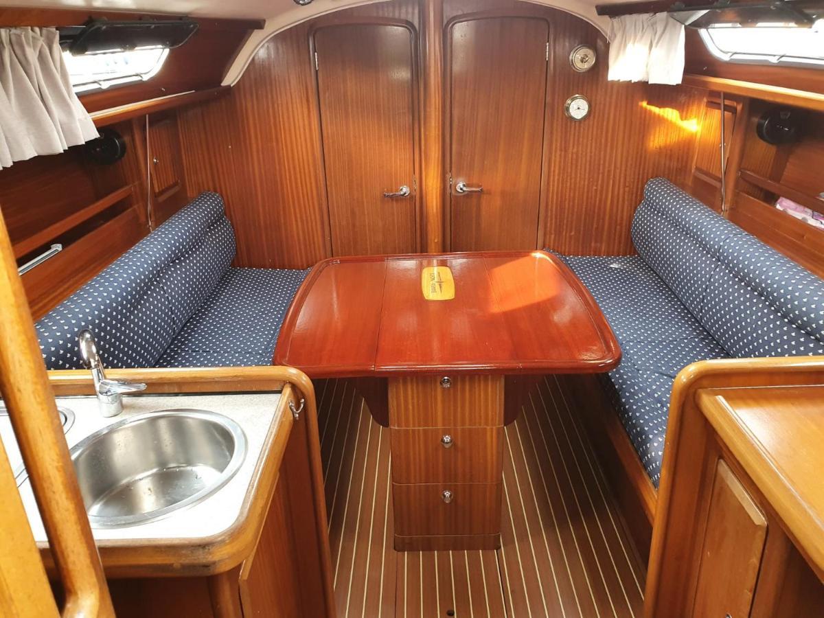 Boat And Breakfast Hotel Бари Екстериор снимка