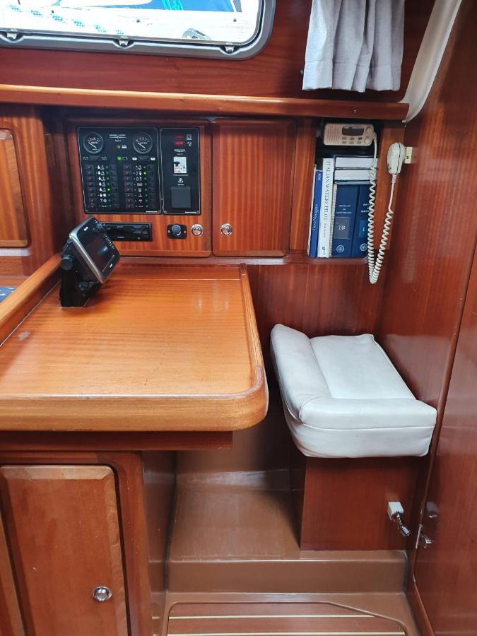 Boat And Breakfast Hotel Бари Екстериор снимка