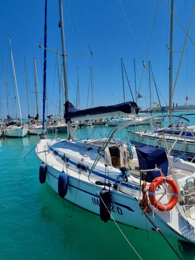 Boat And Breakfast Hotel Бари Екстериор снимка